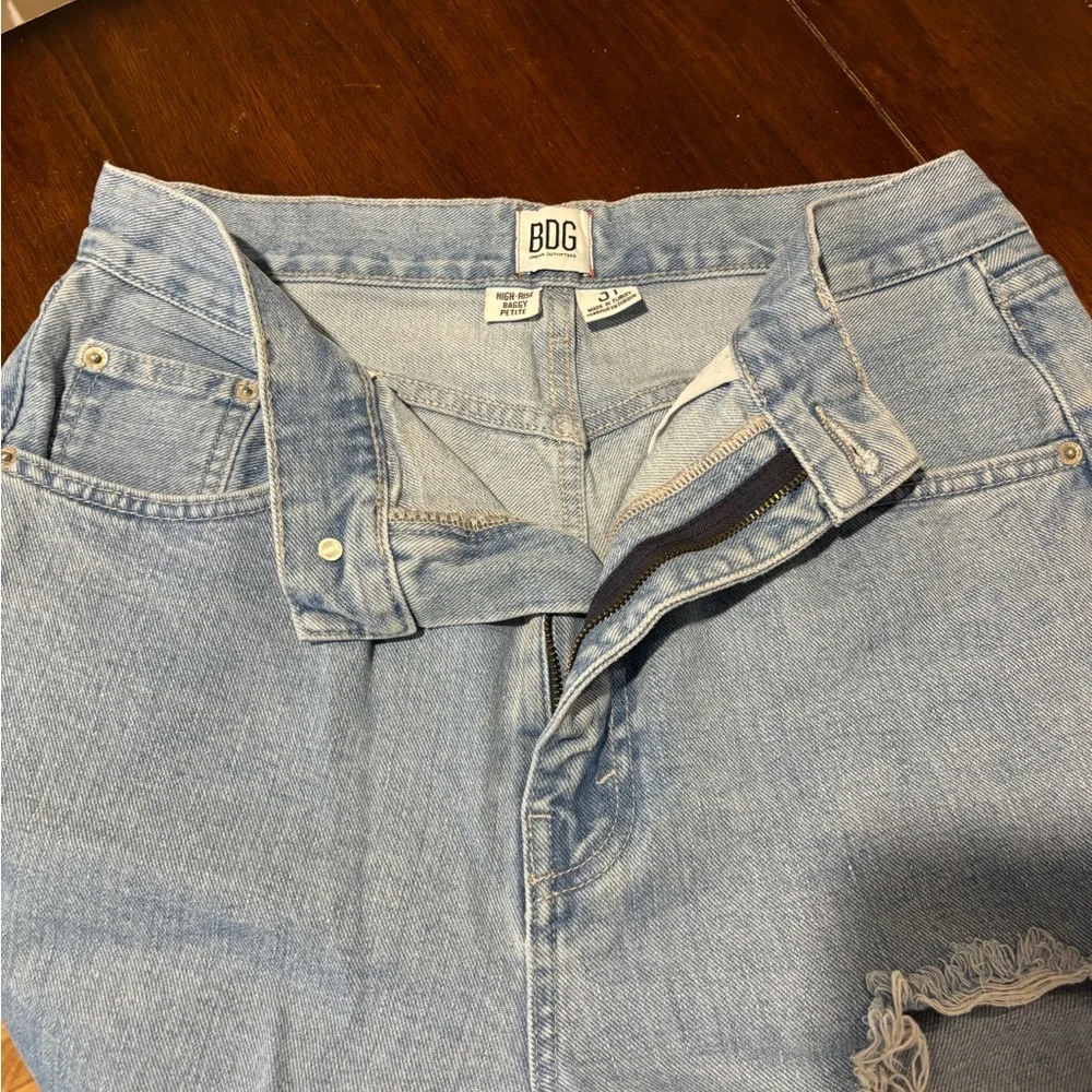BDG by Urban Outfitters Distressed Light Blue Jeans - Picture 3 of 4